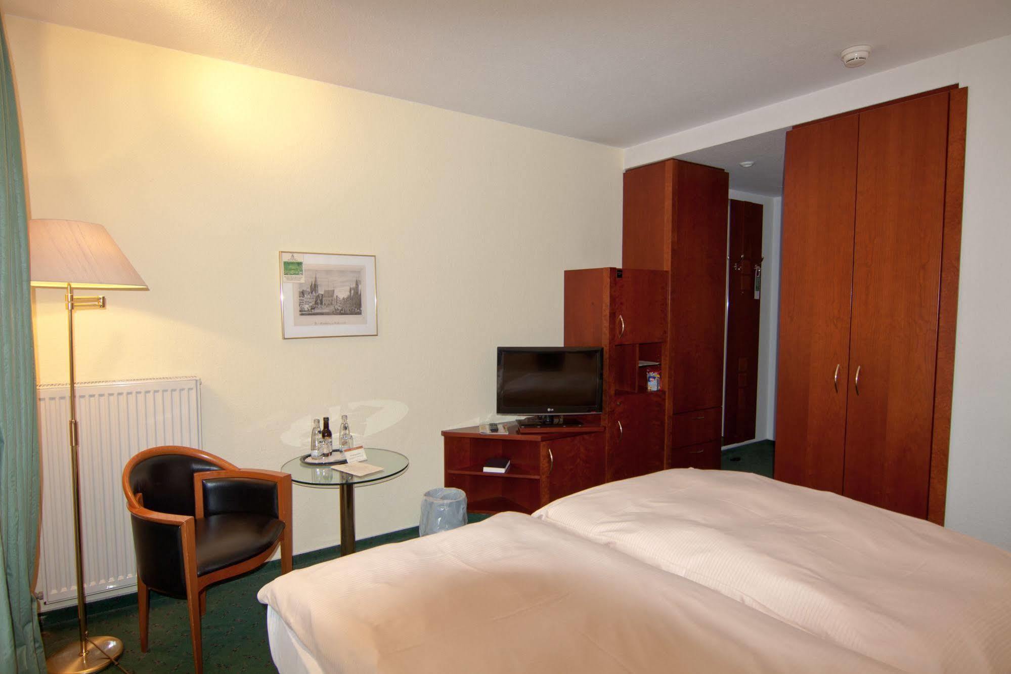 Parkhotel Unter Den Linden Halberstadt Dış mekan fotoğraf